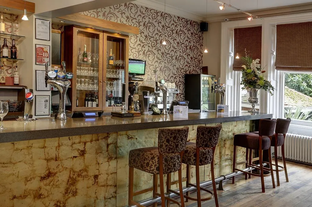 Burn Hall Hotel Huby
